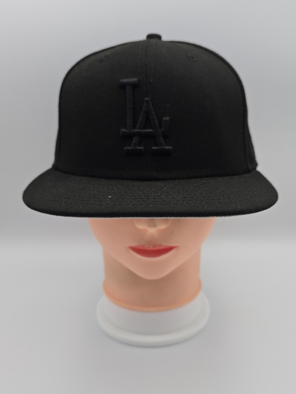 New Era 59Fifty Los Angeles Dodgers All Black Fitted Hat Size 7  3/8